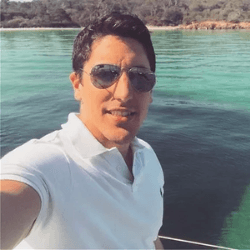 Coche blanco antiguo